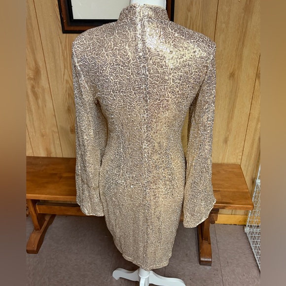 NWT New York & Company Gold Sequin Long Sleeve Dress Size M - Picture 8 of 11